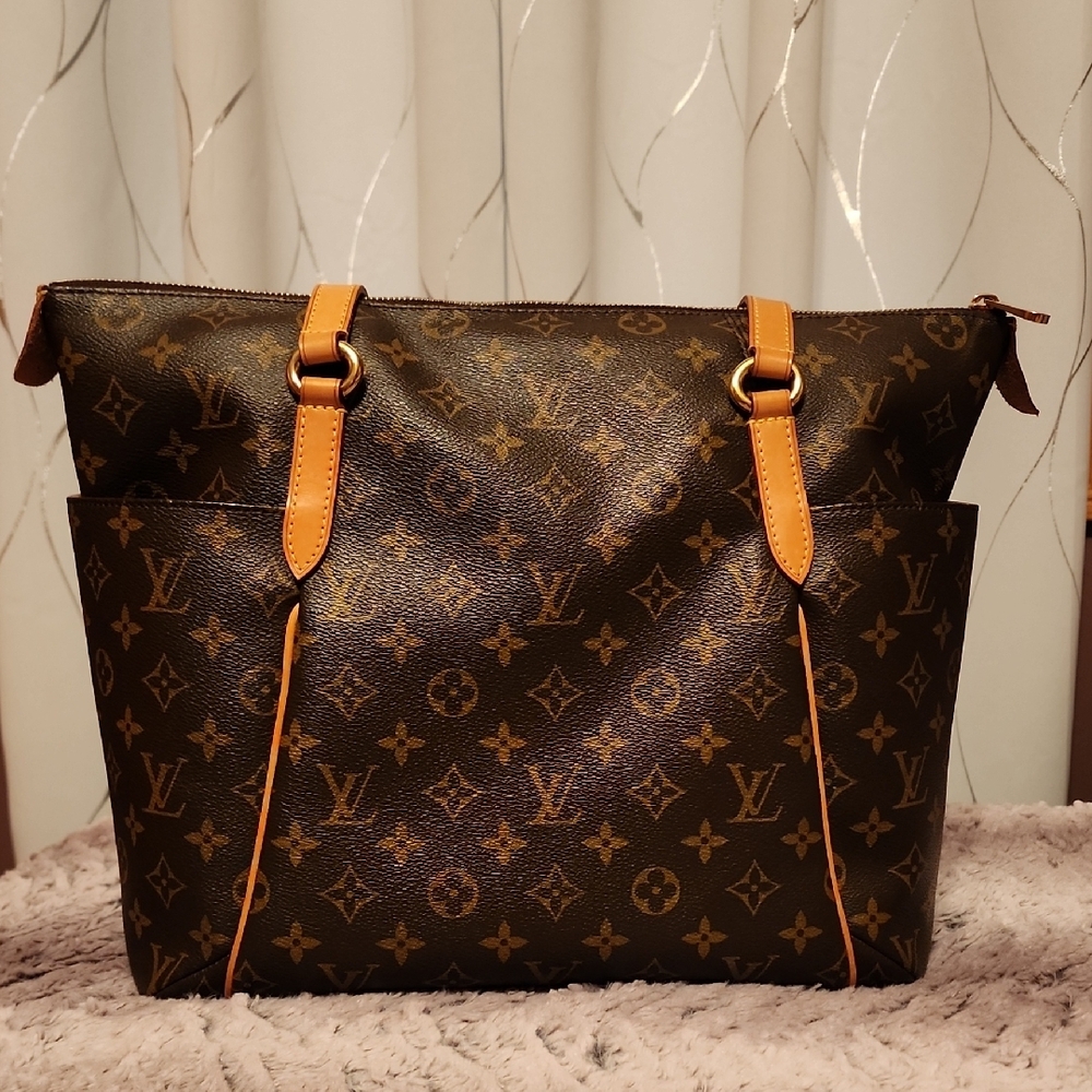 LOUIS VUITTON TOTALLY MM - Picture 11 of 17